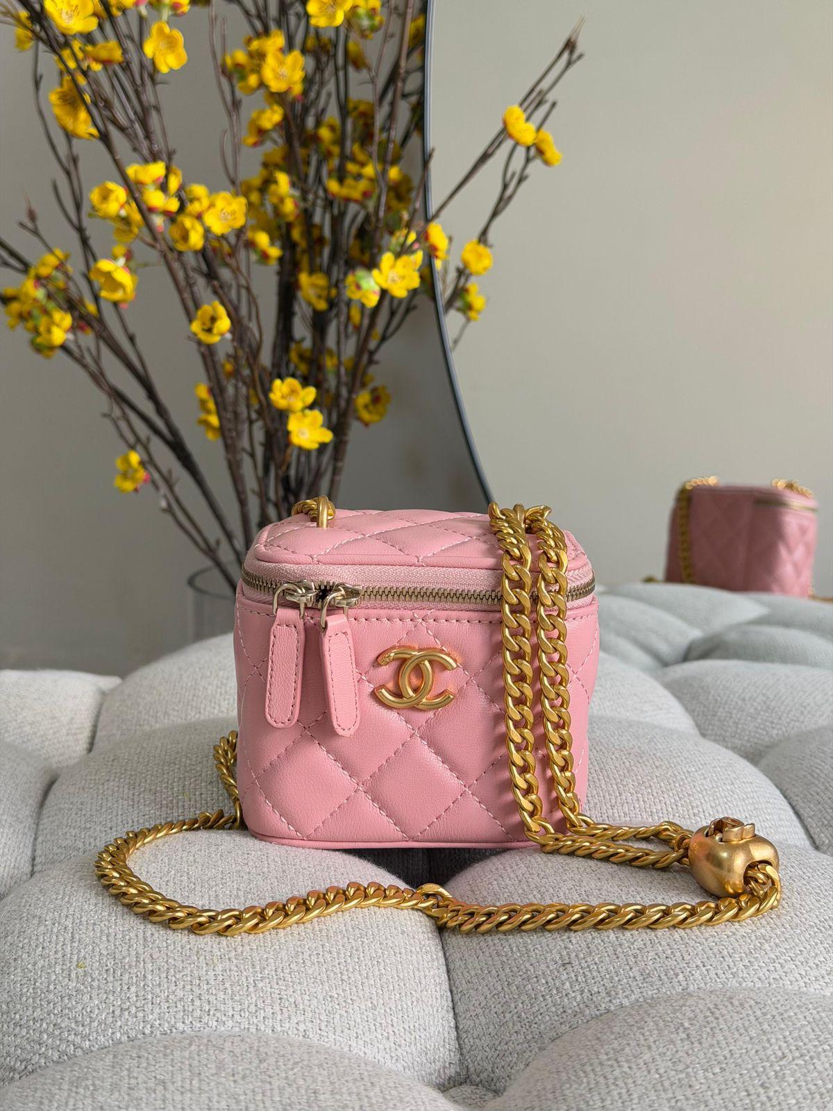 Chanel Quilted Lambskin Pearl Crush Mini Vanity Case - 2