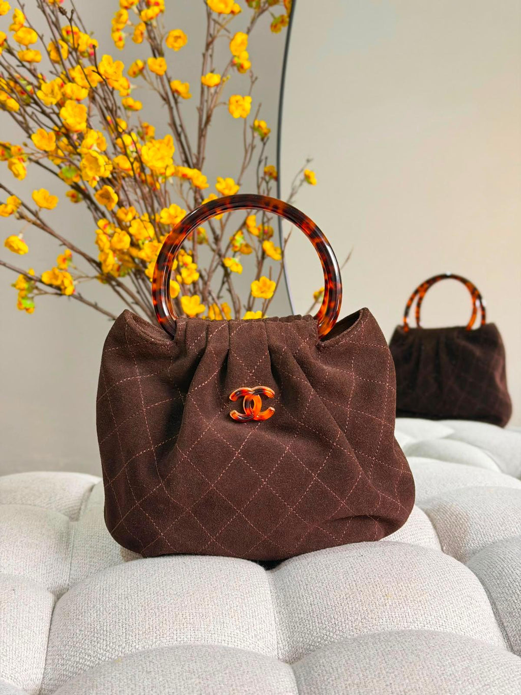 Chanel Mini Pouch in Suede and Tortoise-Shell Effect Plexi - 2