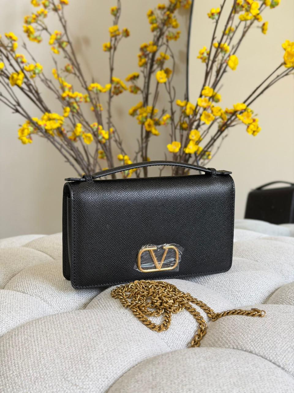 Valentino Garavani VLogo Signature Metallic Grainy Calfskin Wallet with Chain - 3