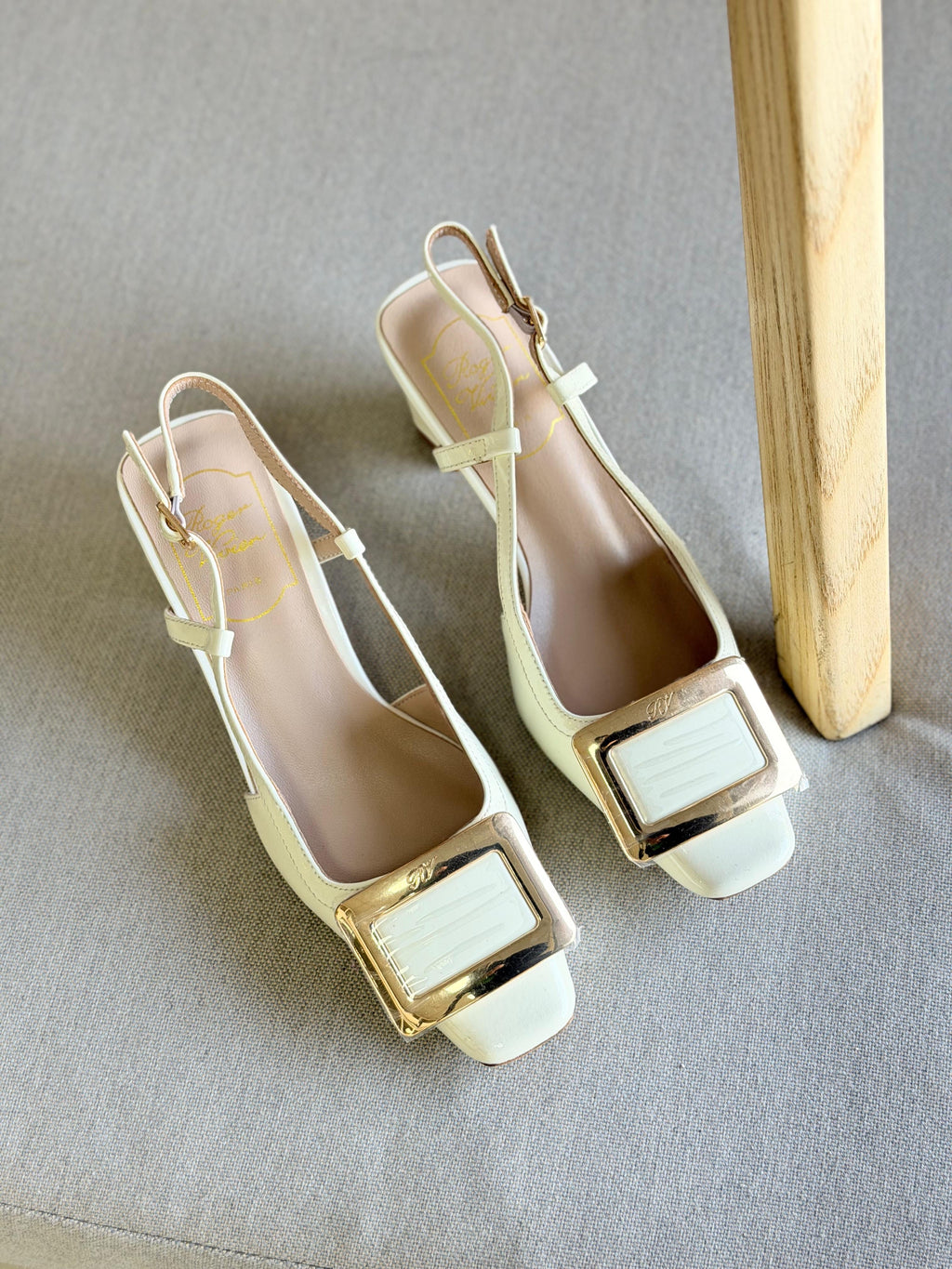 Roger Vivier Buckled Pumps - 4