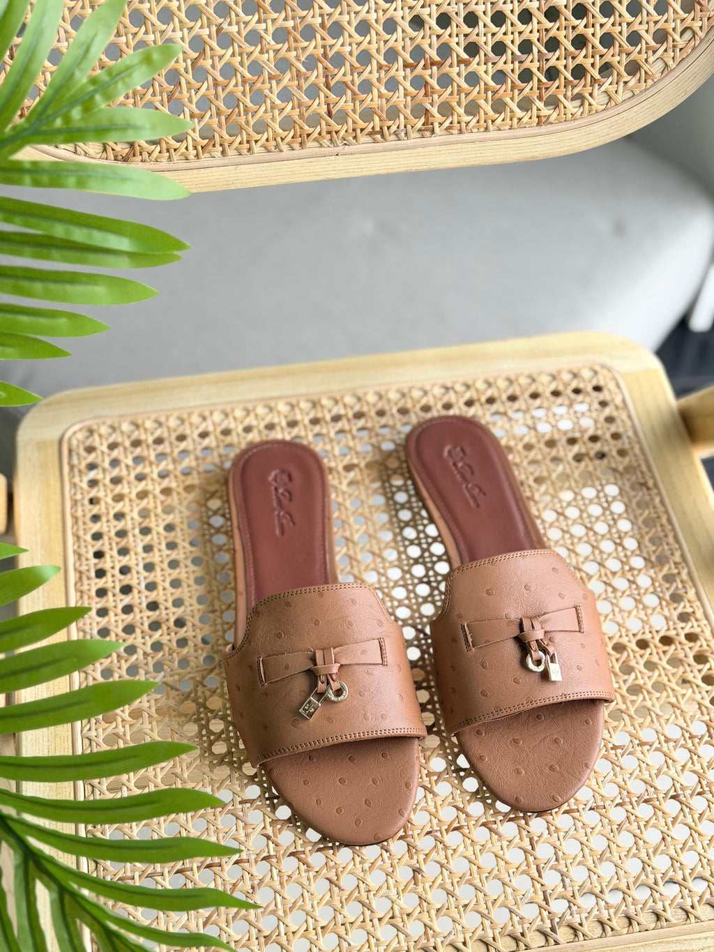 Loro Piana Summer Charms Sandal Flats Ostrich Leather - 9